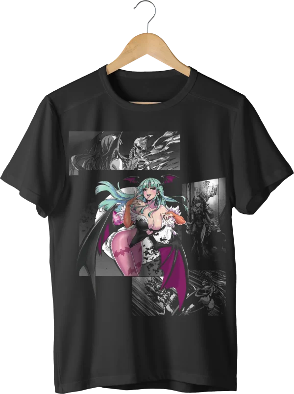 Darkstalkers – Morrigan Manga Icon (Halloween Edition) – Camiseta Anime — estampado delantero